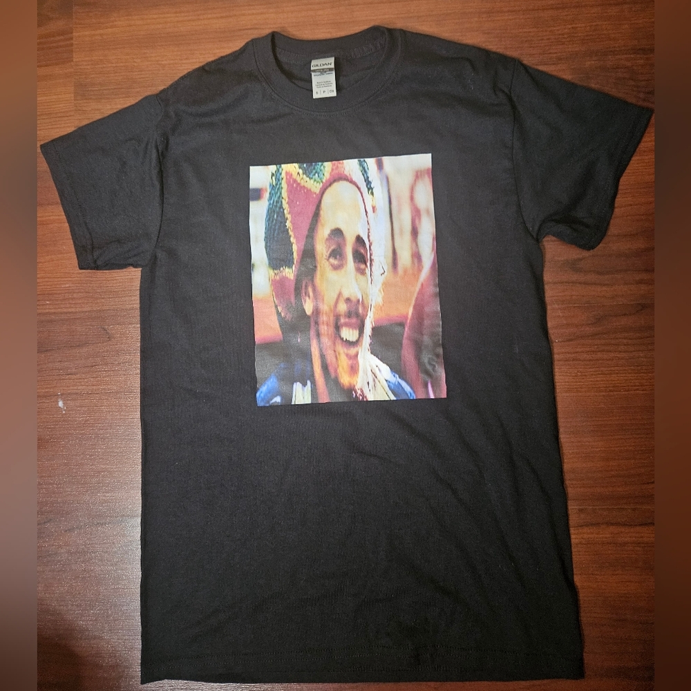 NWOT Black Graphic T-Shirt W Pic Of Bob Marley Size Small